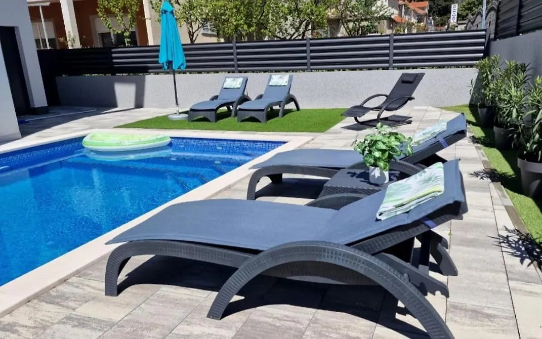 Villa Ema Kastela With Private Heated Pool Croatia