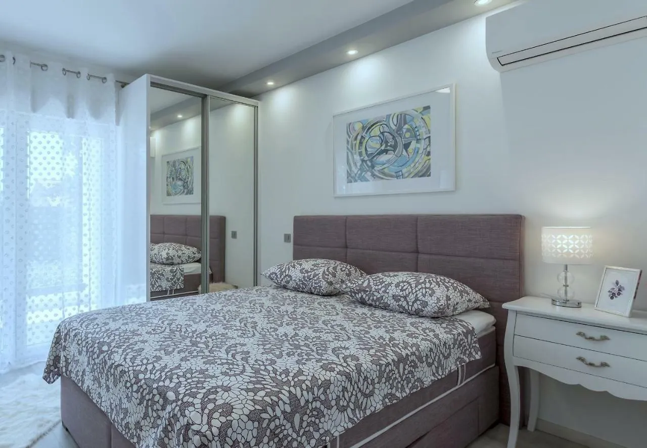 Villa Ema Kastela With Private Heated Pool 0*,