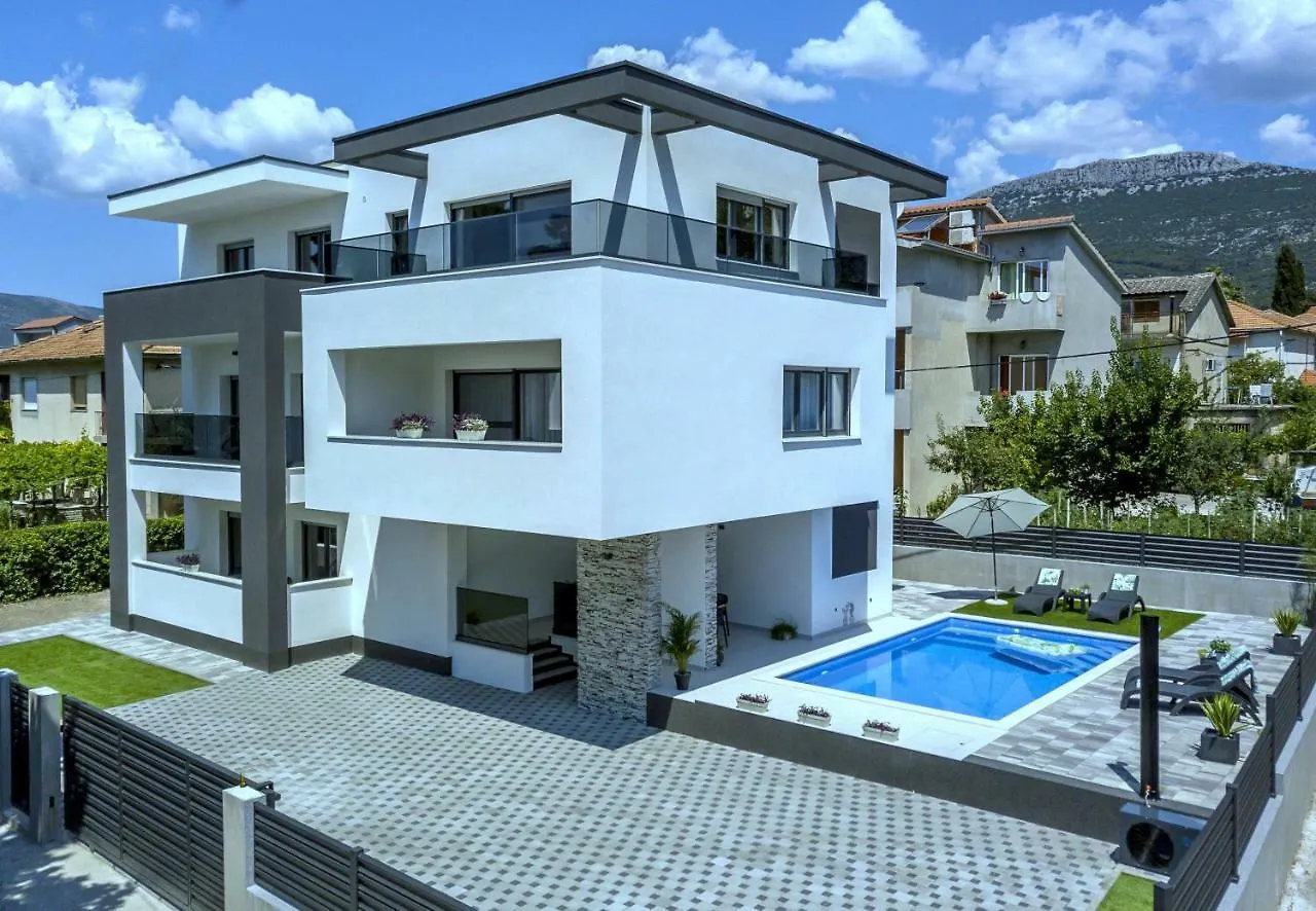 Villa Ema Kastela With Private Heated Pool 0*,